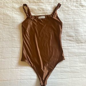 Aritzia Babaton Satinette Squareneck Bodysuit